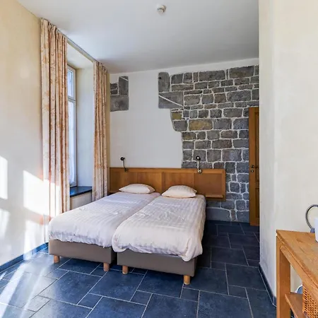 Castle In For 6 People, Cleaning Included