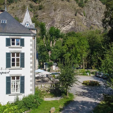Castle In For 6 People, Cleaning Included Holiday home