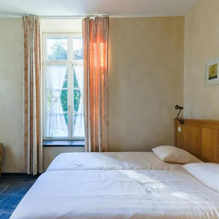 In Near Chateau De Dieupart, Cleaning Included بيت للعطل